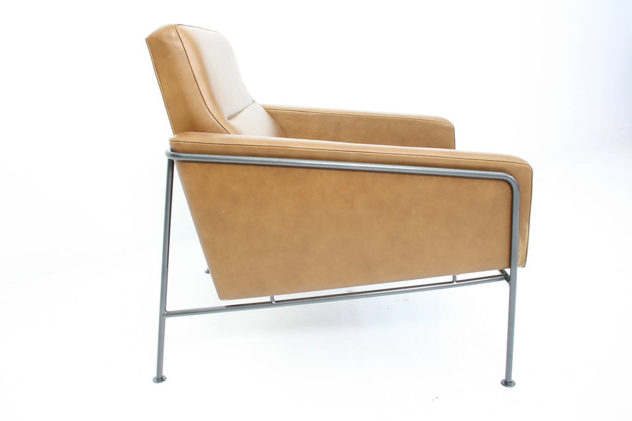 Danois Chaise longue en cuir Arne Jacobsen Série 3300