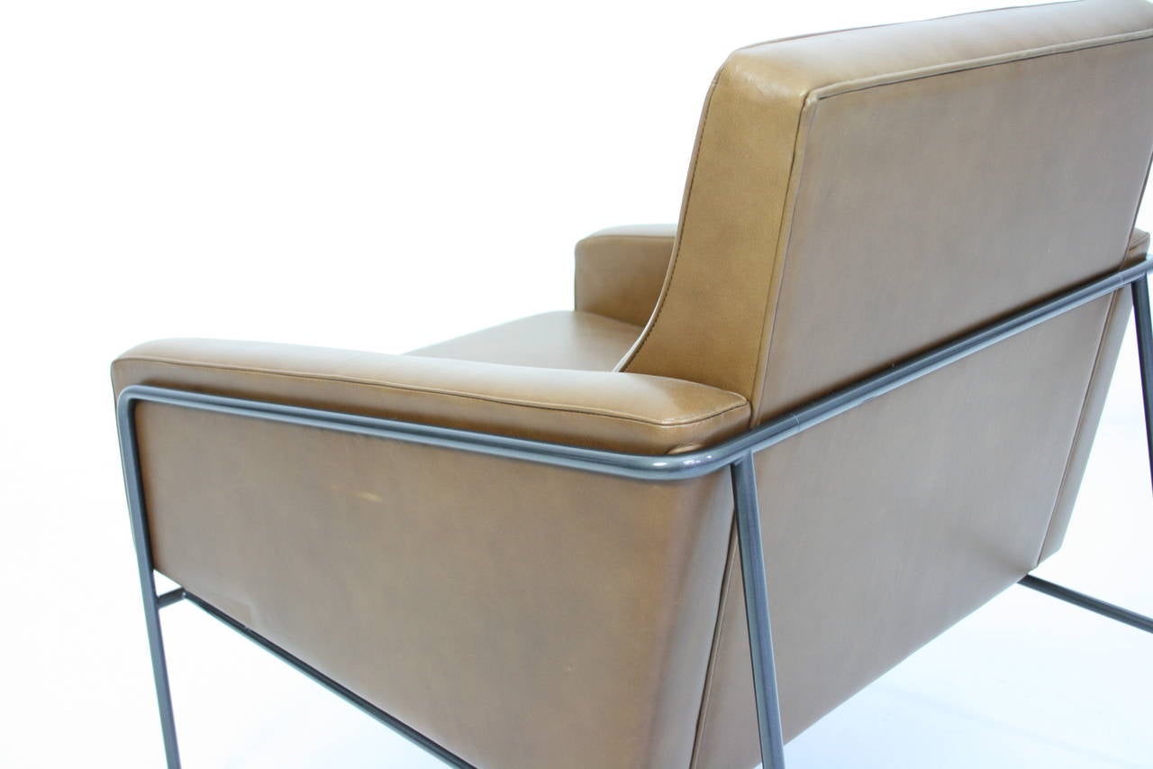 XXIe siècle et contemporain Chaise longue en cuir Arne Jacobsen Série 3300