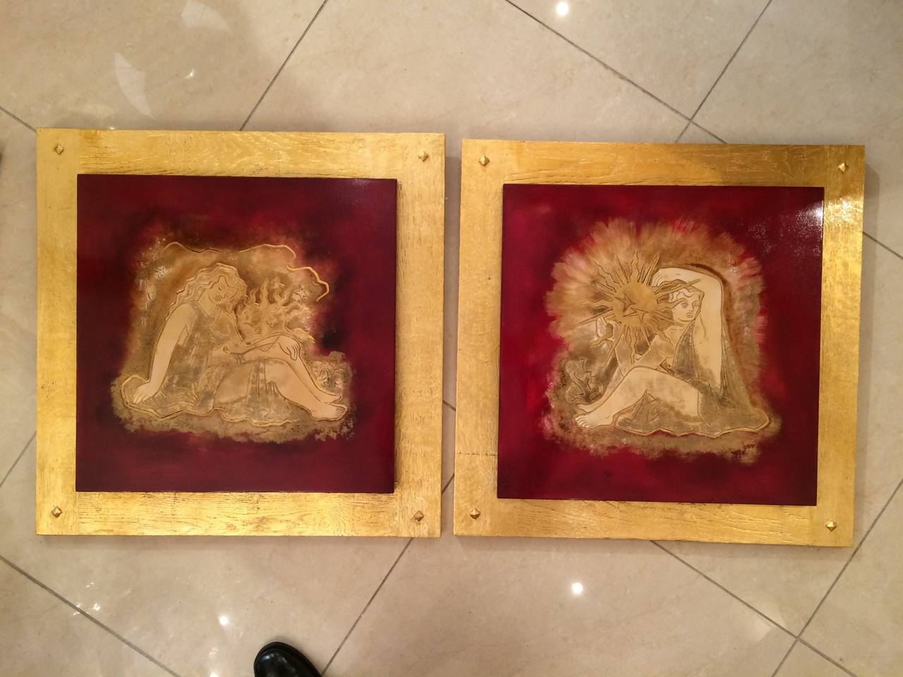 Pair of red ,ivoiry and gold laquered pannels on wood
French art deco period
Named The Night and the Day
The night : a women holding the heart of the night
The day : a men holding the sun
Signed Robert Mignot