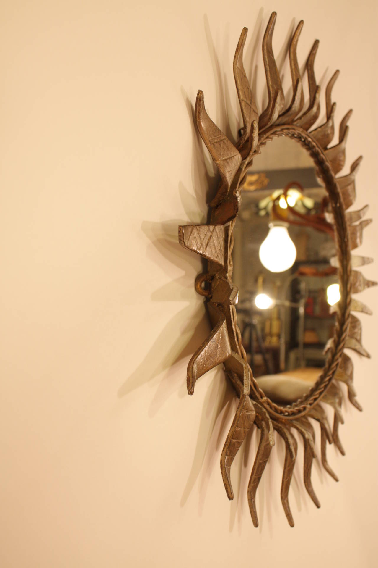 Oval Gilt and Plated Sunburst Mirror In Excellent Condition In Barcelona, ES