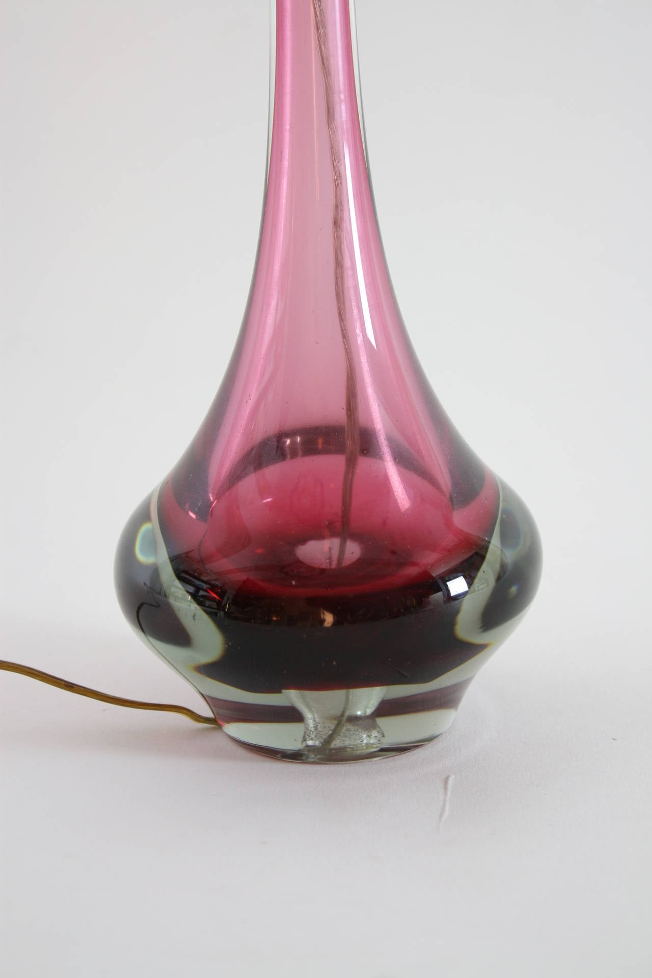 Beautiful Murano glass table lamp in purple color with Sommerso technique attributed to Archimede Seguso.