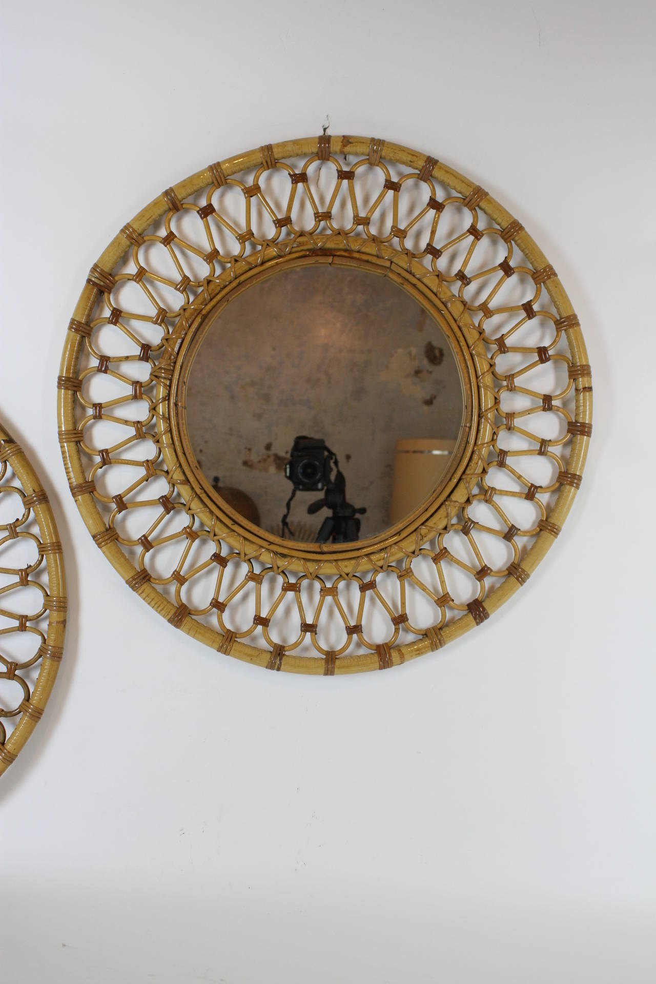 Pair of Spanish Bamboo and Wicker Midcentury Circular Mirrors In Excellent Condition In Barcelona, ES