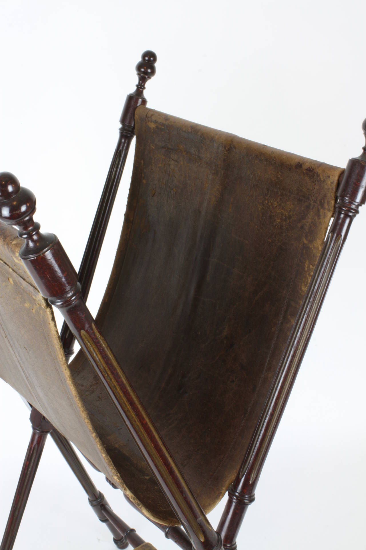 Folding Leather and Wood Newspaper Rack In Good Condition In Barcelona, ES