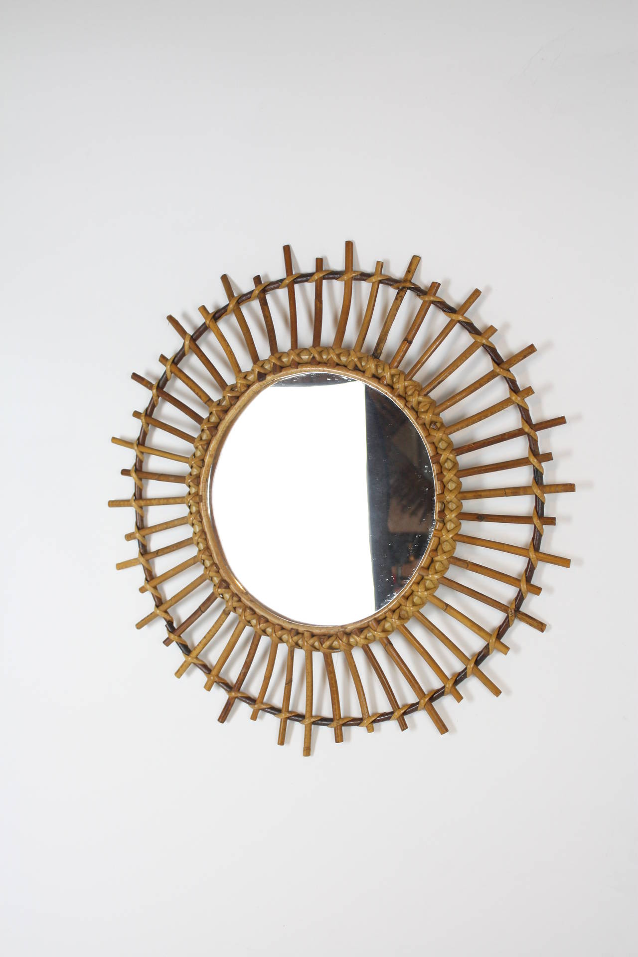 1960s Spanish Rattan Sunburst Mirror In Excellent Condition In Barcelona, ES
