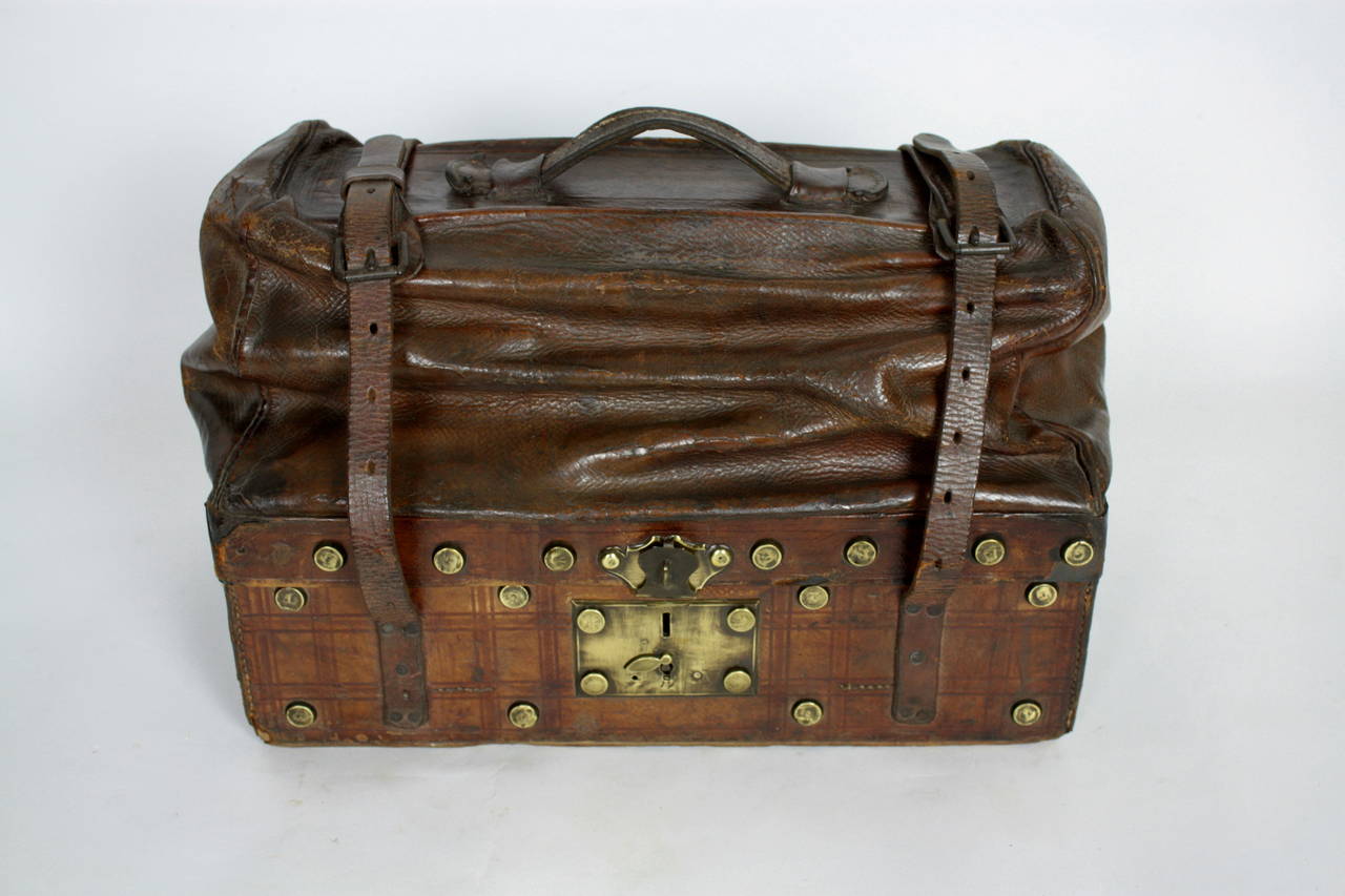 European  Early 20th Century Hardcase Hat Box