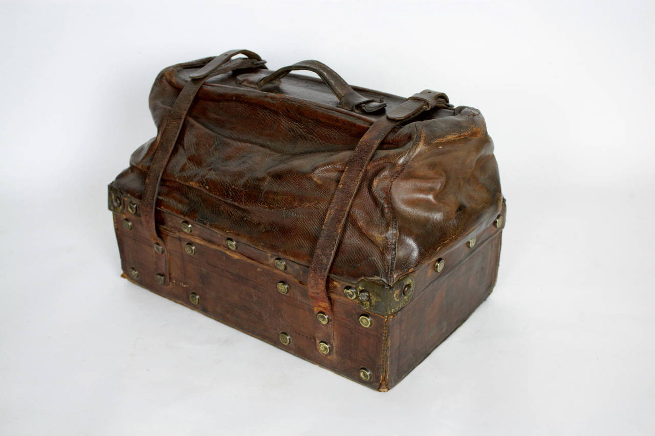  Early 20th Century Hardcase Hat Box 2