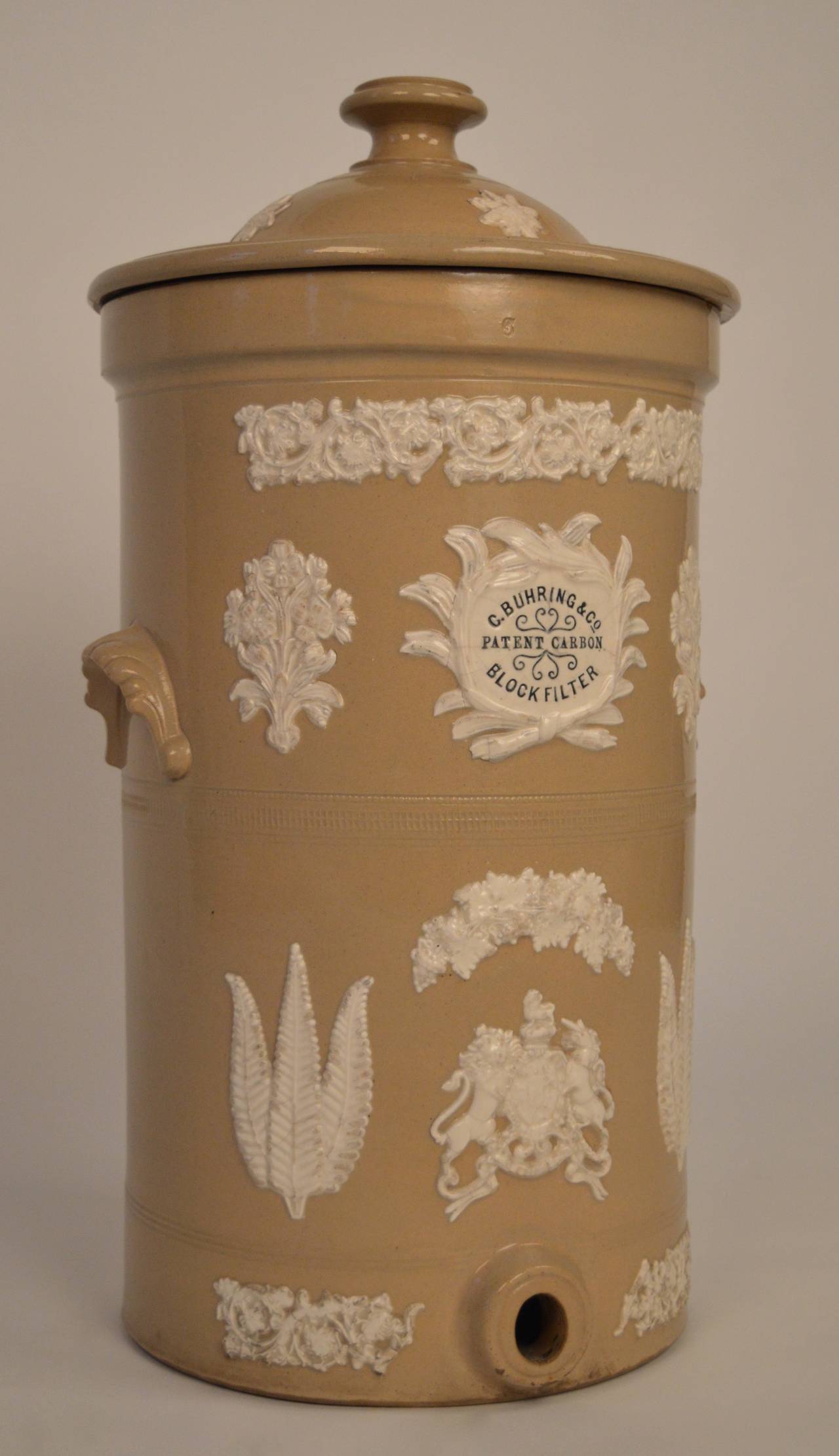 Victorian Large 19th century English earthenware water sistern