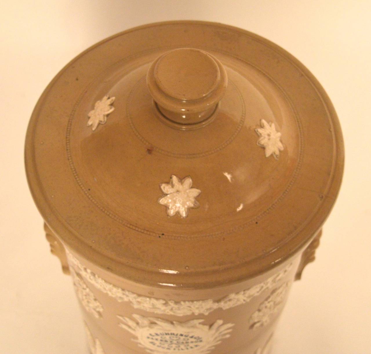 Earthenware Large 19th century English earthenware water sistern