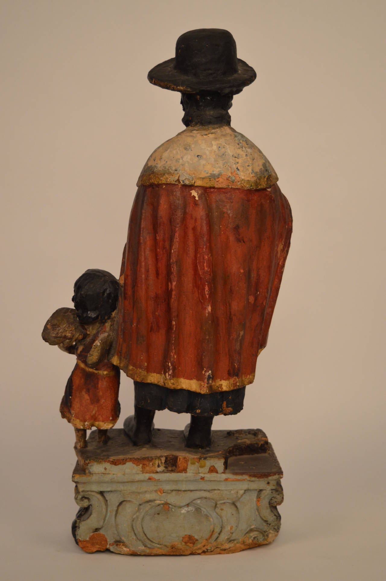 17th Century Italian Carved Wood Shrine Statue of Saint Roch In Distressed Condition In Antwerp, BE