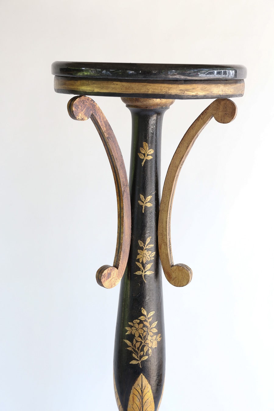 Carved Handsomely Decorated English Regency Torchère For Sale