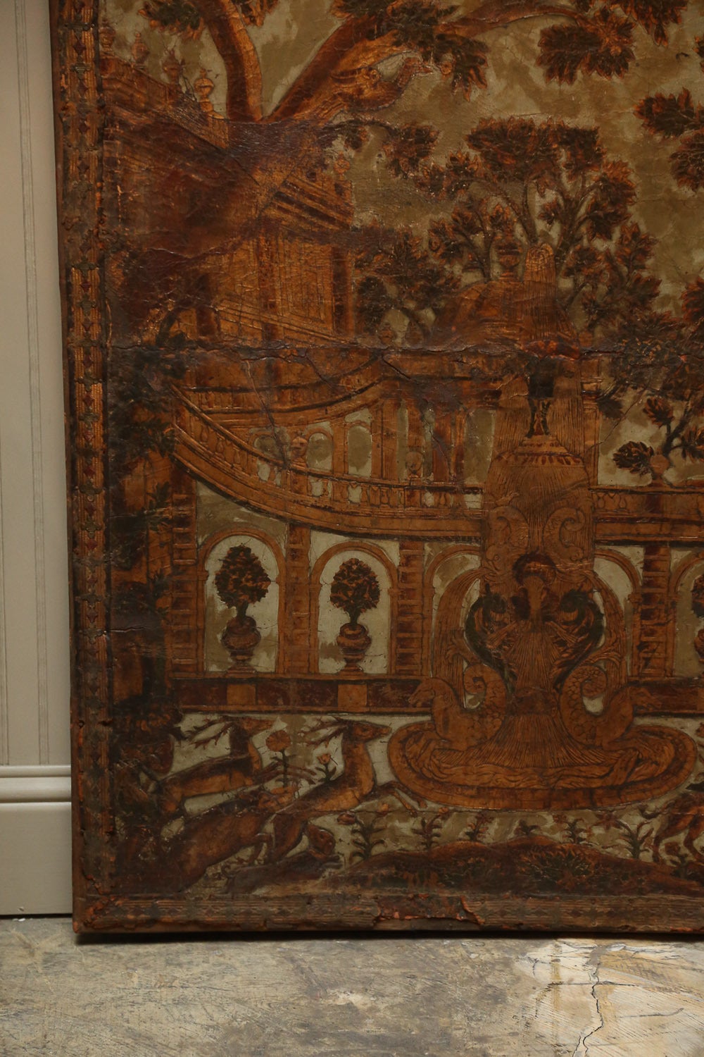 18th Century Large Embossed Venetian Leather Screen For Sale 3