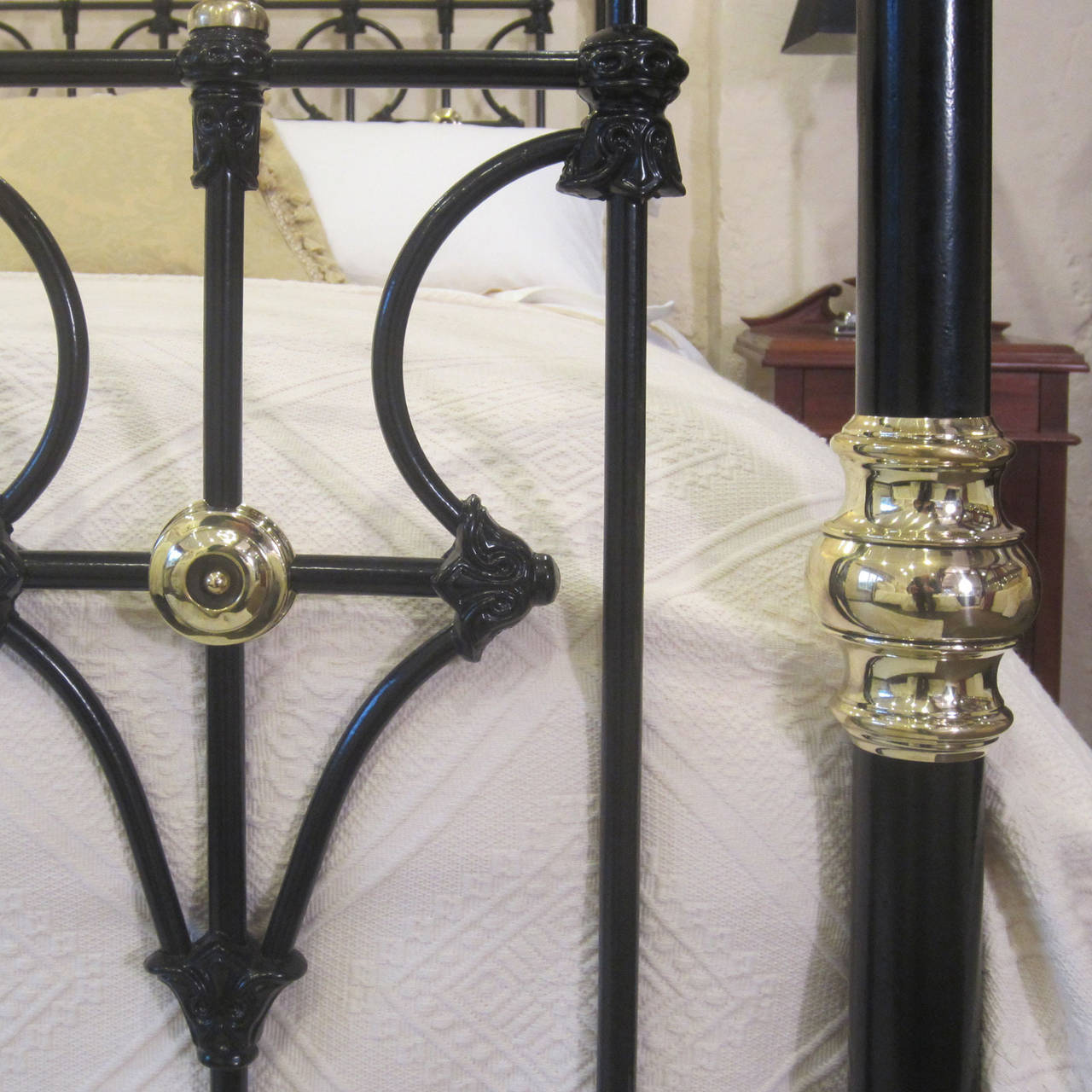 Decorative Brass and Iron Bedstead In Excellent Condition In Wrexham, GB