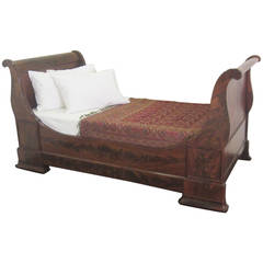 Antique Figured Mahogany Lit Bateau Day Bed