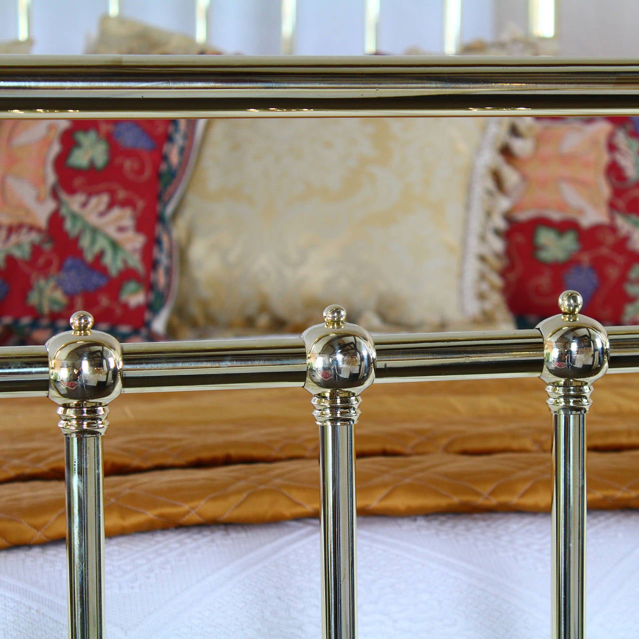 Elegant All-Brass Bedstead In Excellent Condition In Wrexham, GB