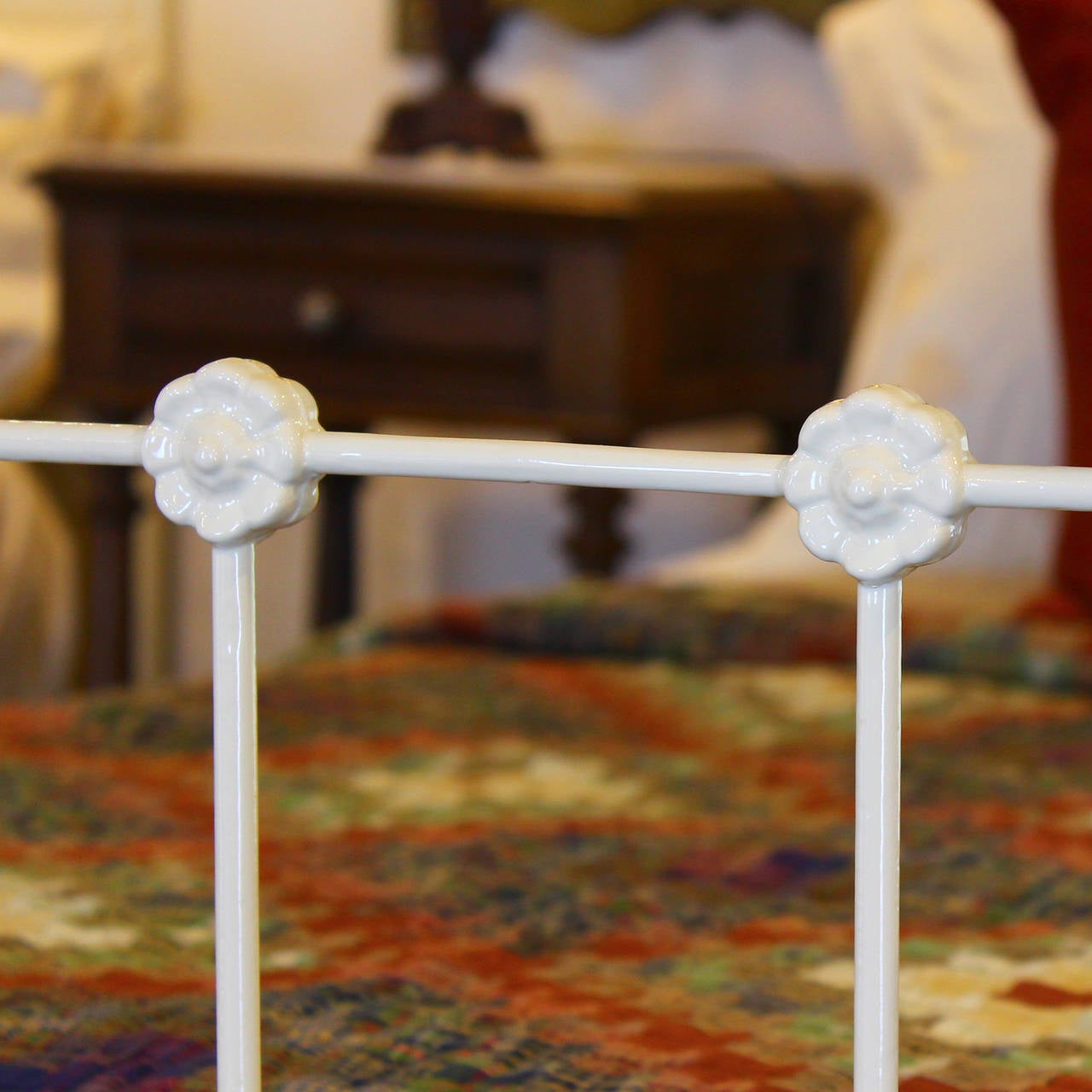 Matching Pair of Victorian Brass and Cast Iron Single Twin Beds In Excellent Condition In Wrexham, GB