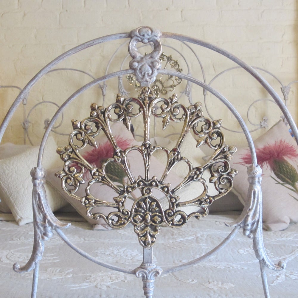 Unique Bespoke Alhambra Four Poster Bed In Excellent Condition In Wrexham, GB