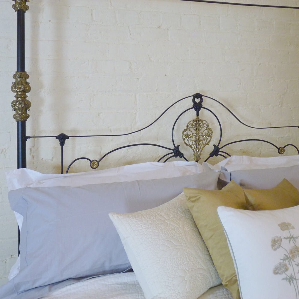 Rare Cast Iron and Brass Four-Poster Bed In Excellent Condition In Wrexham, GB