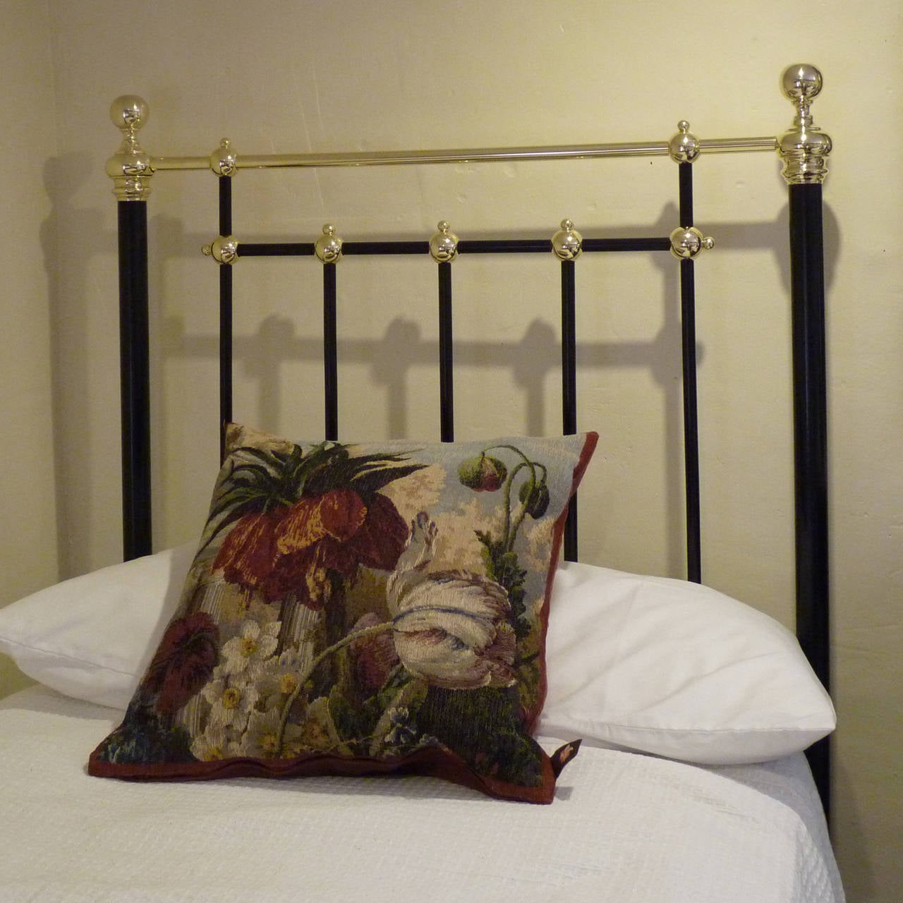Stunning Matching Pair or Twin Brass and Iron Beds - MPS10 In Excellent Condition In Wrexham, GB