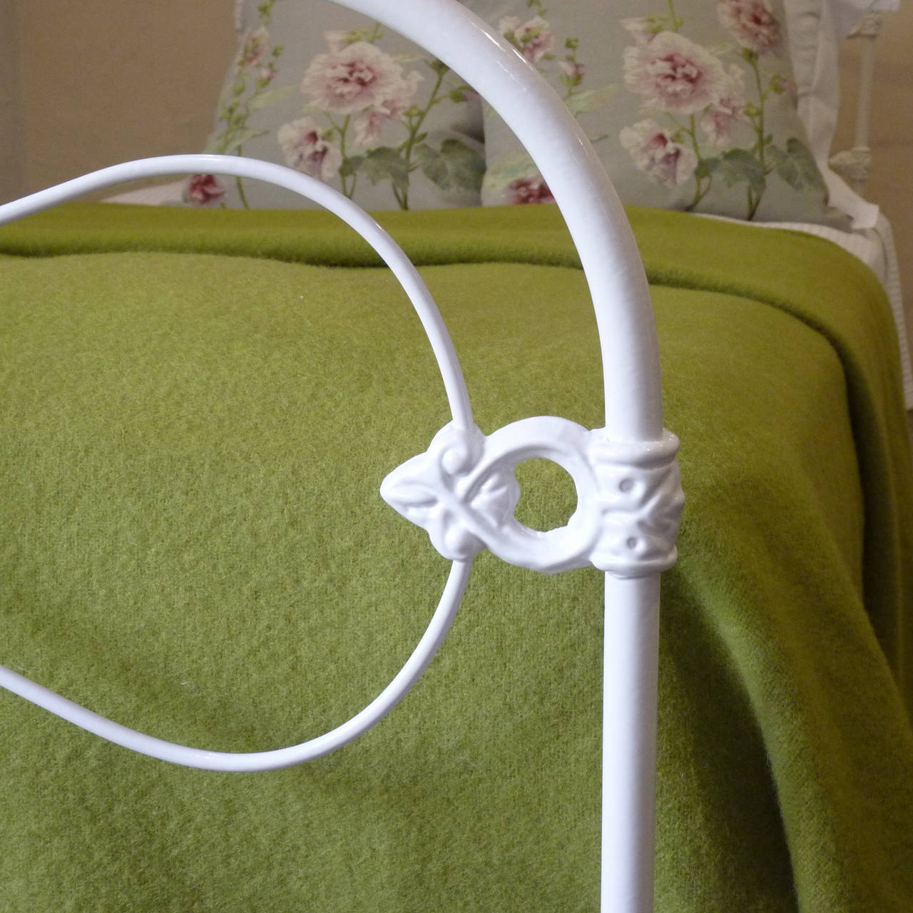 Late 19th Century Mid-Victorian Cast Iron Bed