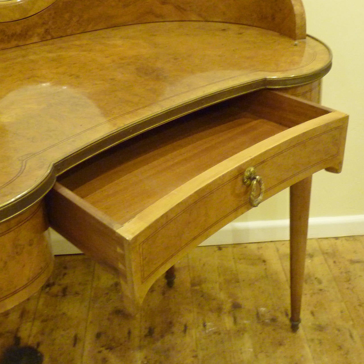 Burl Wood Kidney Shaped Vanity Table at 1stDibs
