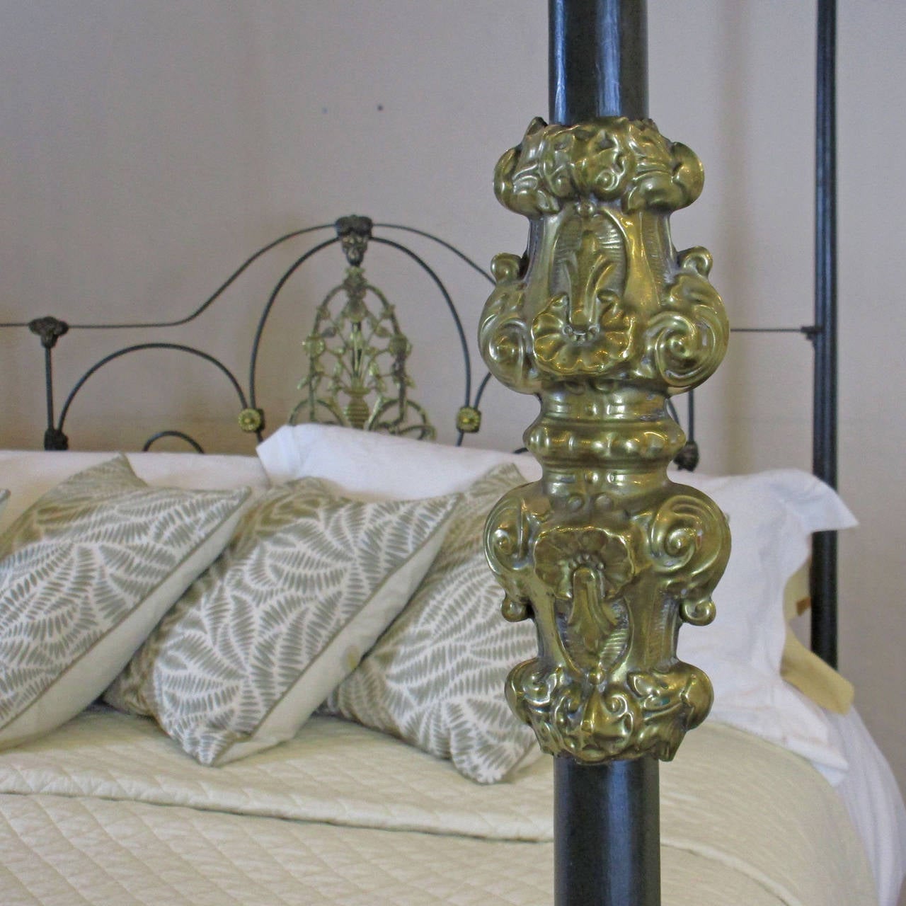 Late 19th Century Victorian Four Poster Bed - M4P11