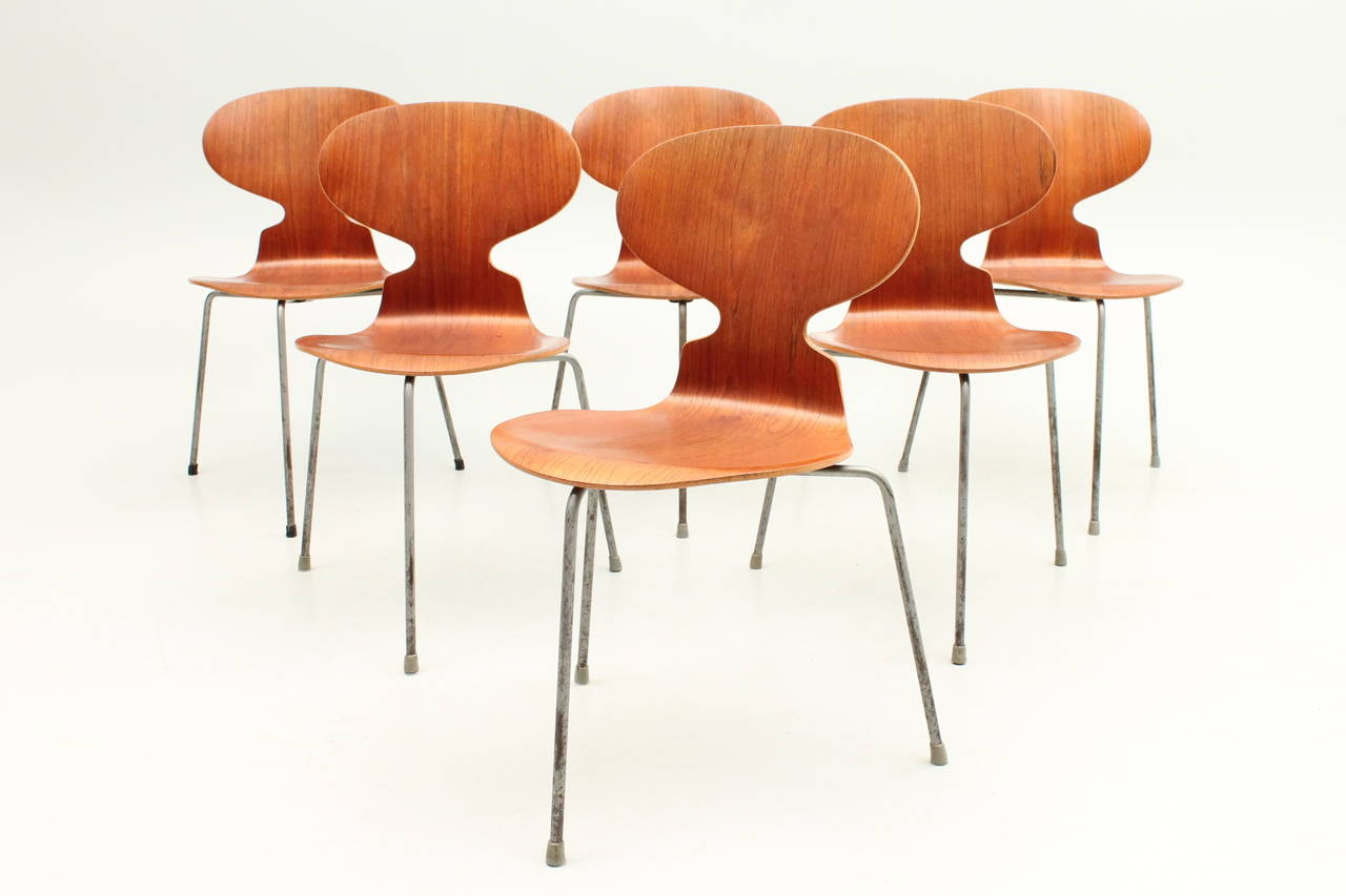 Danish, Mid-Century Modern Set of Six Arne Jacobsen Ant Chairs, FH3100