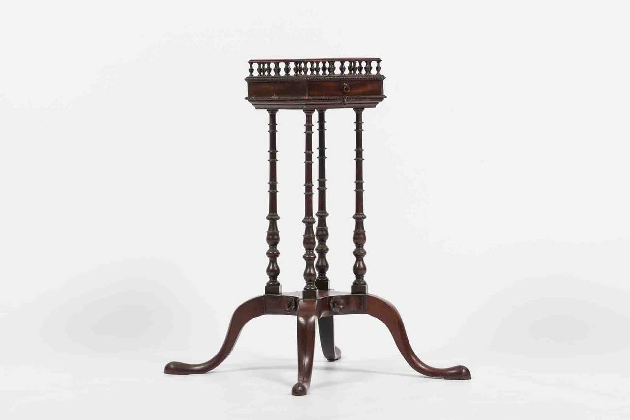 Irish 18th Century George II Chippendale Style Kettle Stand For Sale
