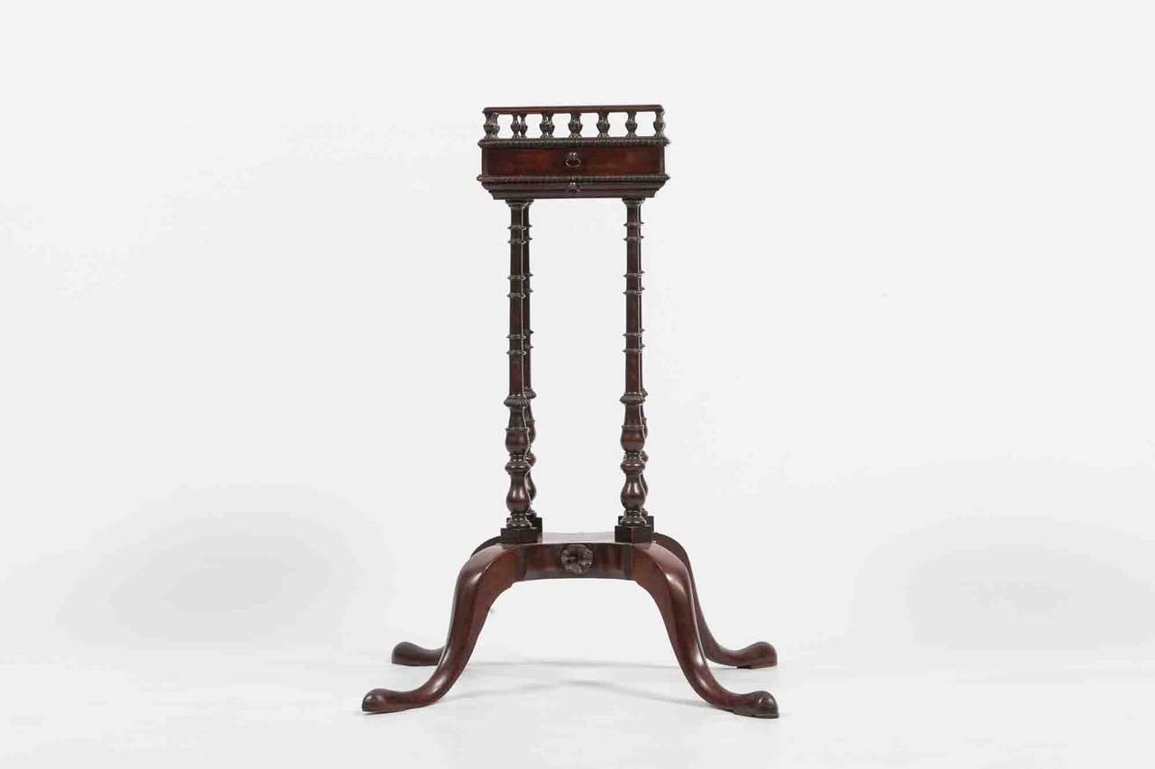18th Century George II Chippendale Style Kettle Stand In Good Condition For Sale In Dublin 8, IE