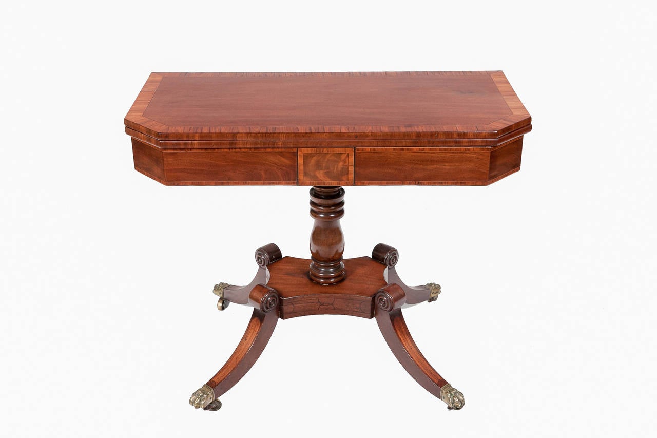 Irish Early 19th Century William IV Mahogany Pedestal Card Table For Sale