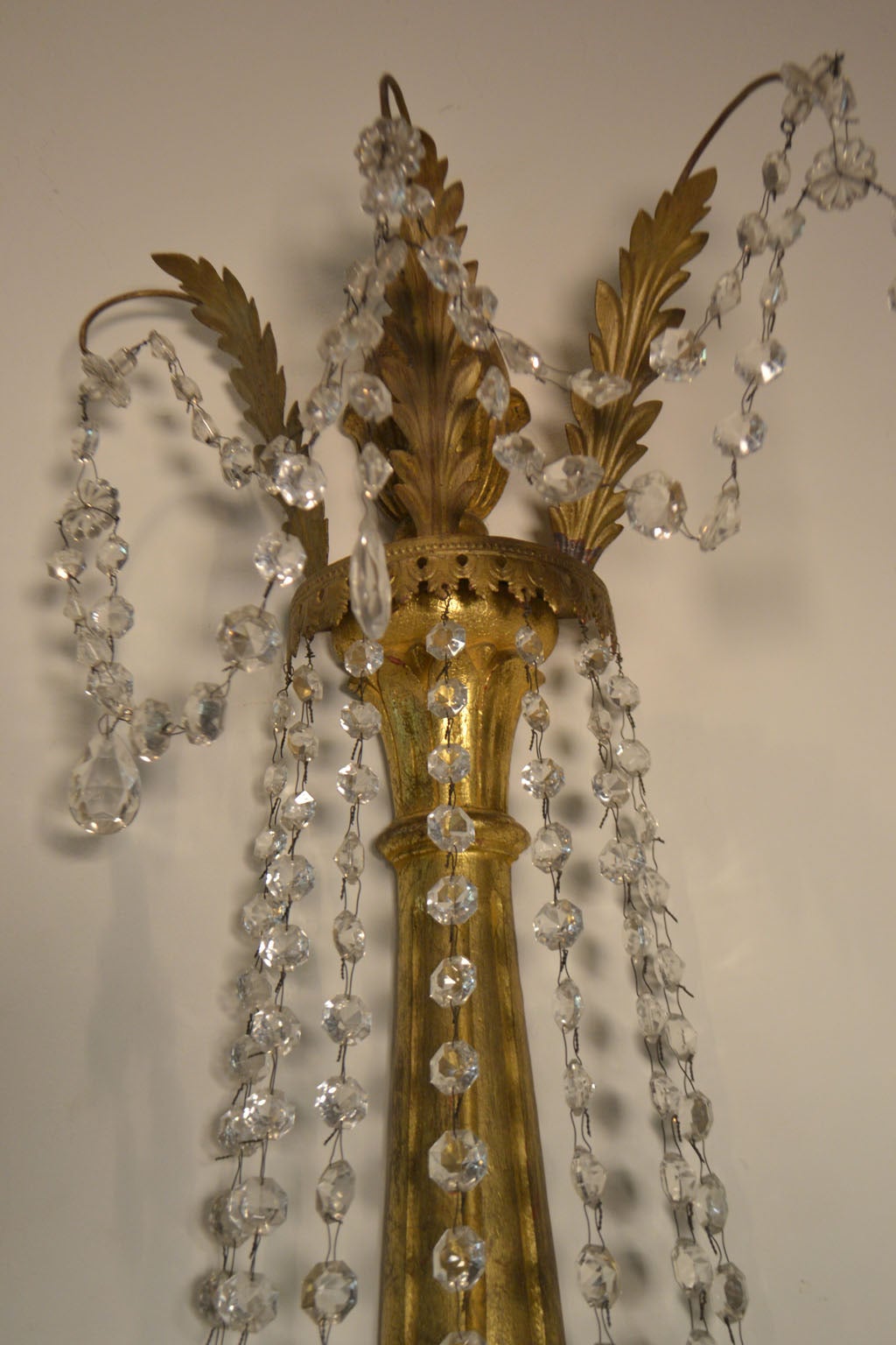 20th Century Pair of Italian Giltwood and Crystal Sconces In Good Condition For Sale In Vista, CA