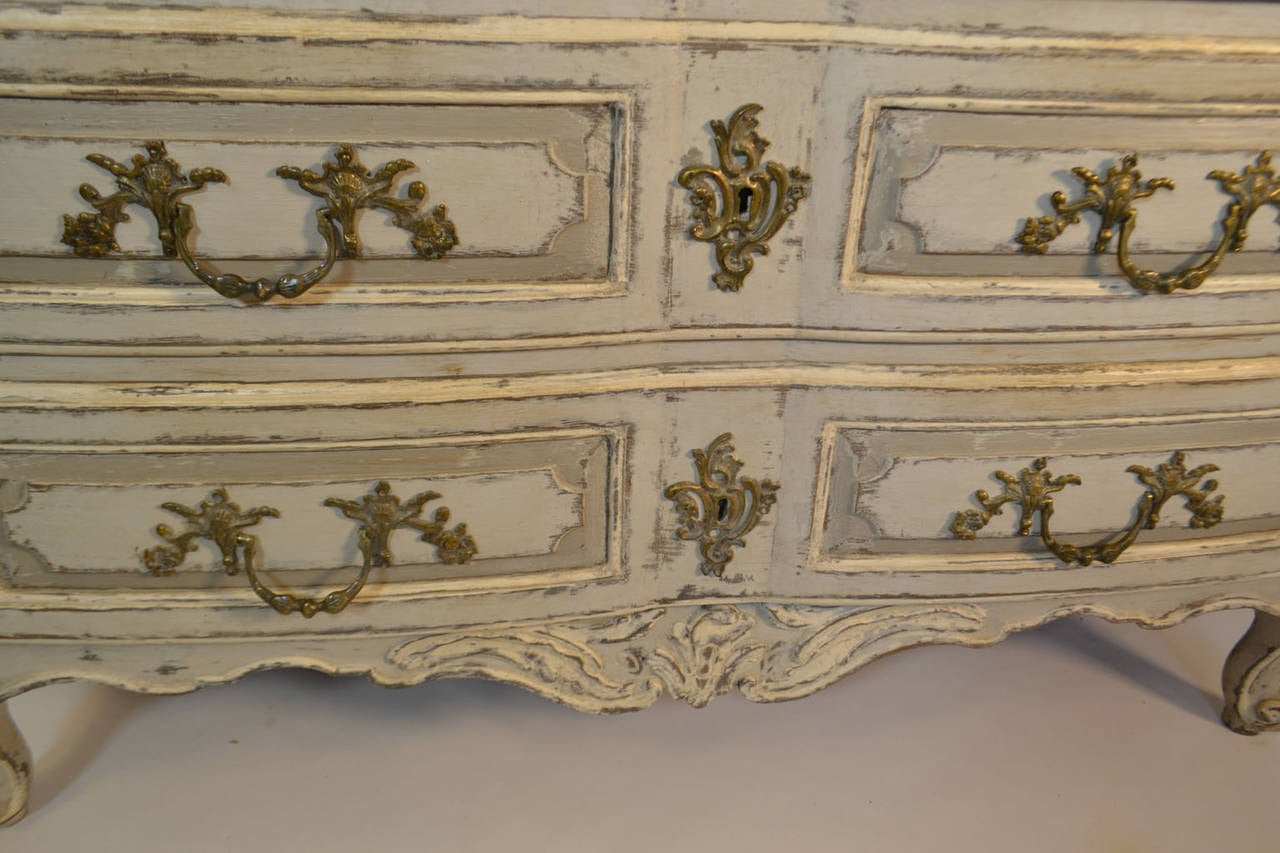 European 18th Century Louis XV  Commode For Sale