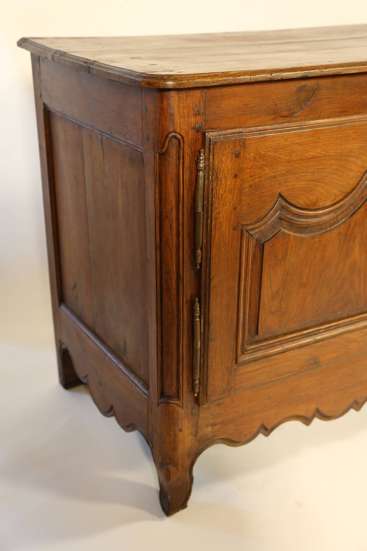 European 19th Century Louis XV Oak Buffet For Sale