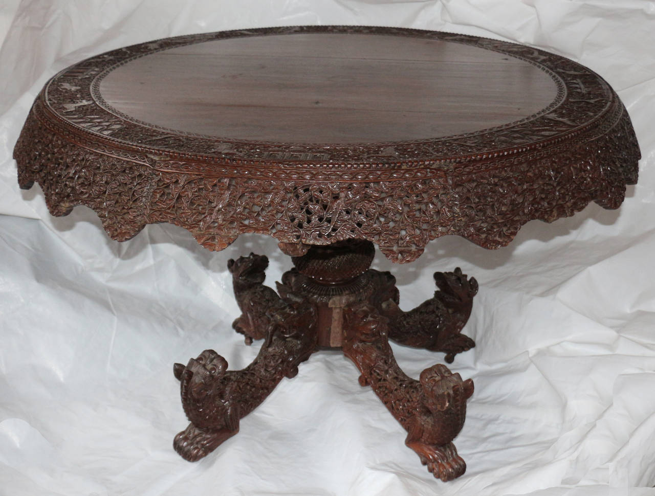 19th century Mogul Dynasty Walnut Table, Northern India For Sale 4