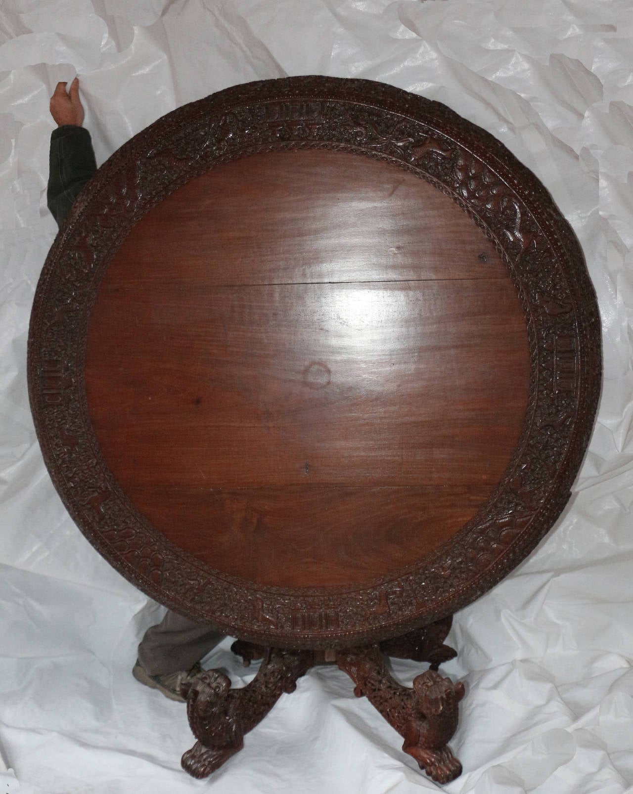 19th century Mogul Dynasty Walnut Table, Northern India For Sale 5
