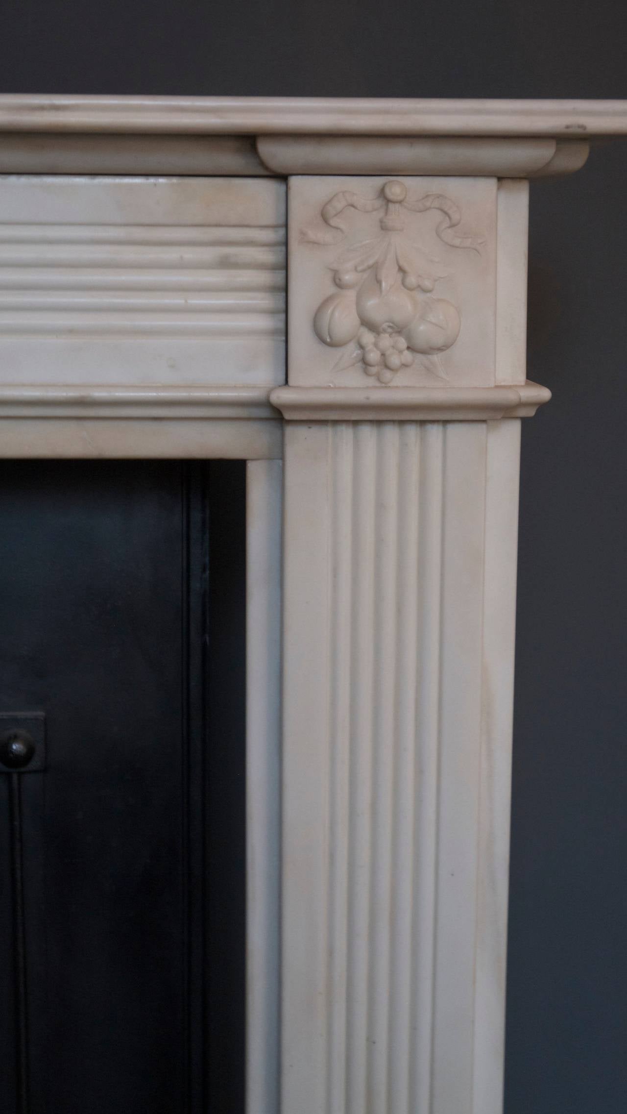Original 18th Century Statuary White Marble Fireplace Surround In Good Condition For Sale In London, GB