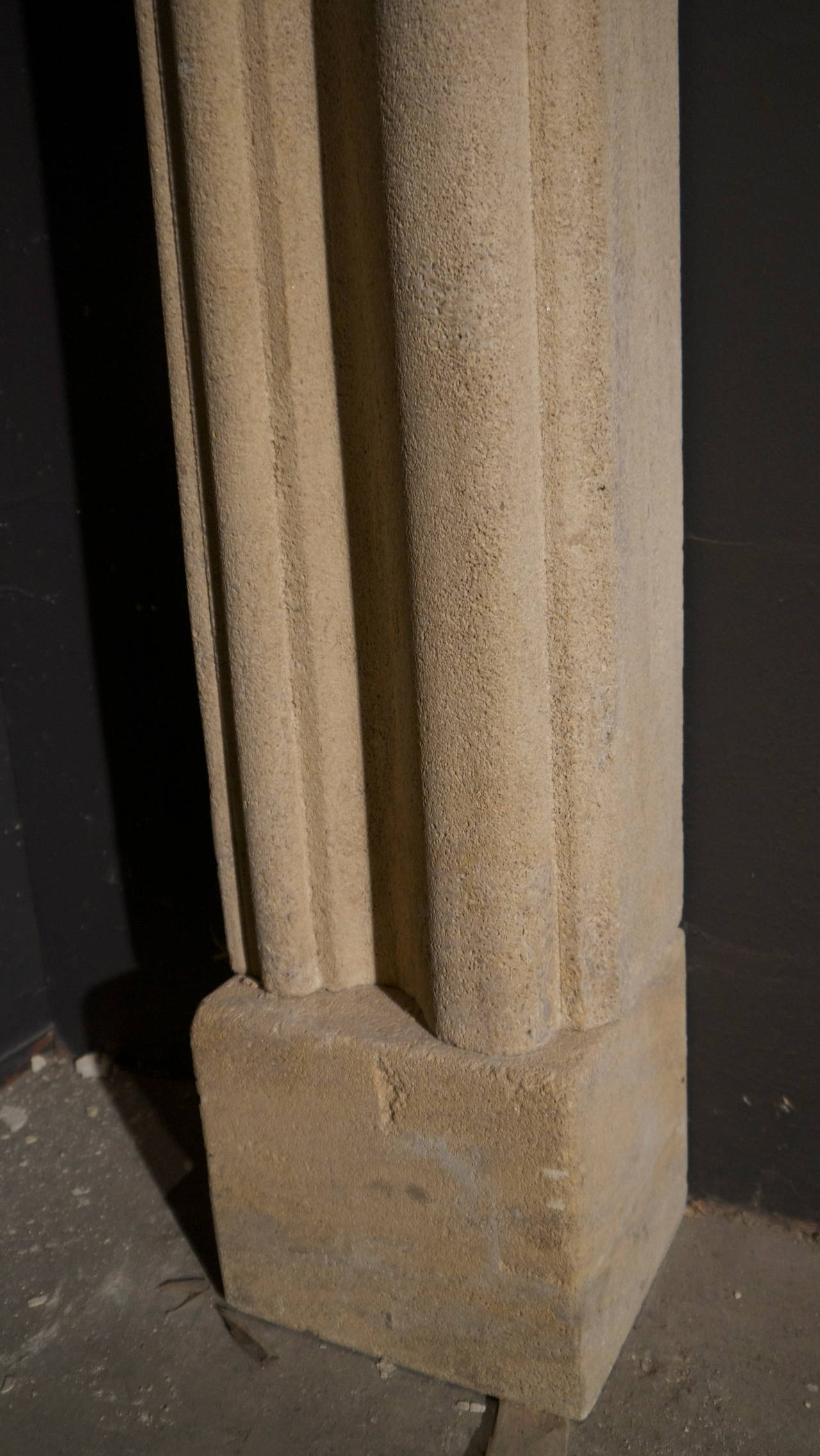 Victorian Bath Stone Bolection Fireplace Surround In Good Condition In London, GB