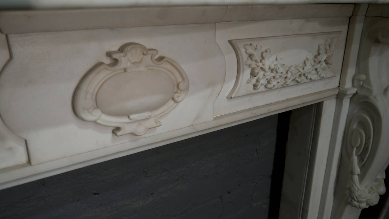 Victorian Statuary White Marble Fireplace Surround In Good Condition In London, GB
