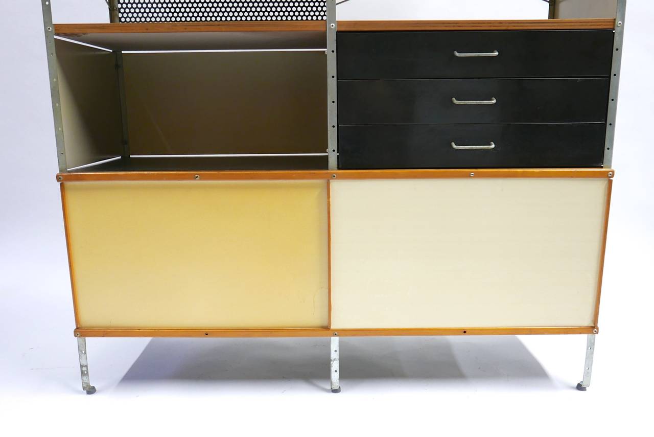 Mid-Century Modern Charles and Ray Eames, ESU 420-N