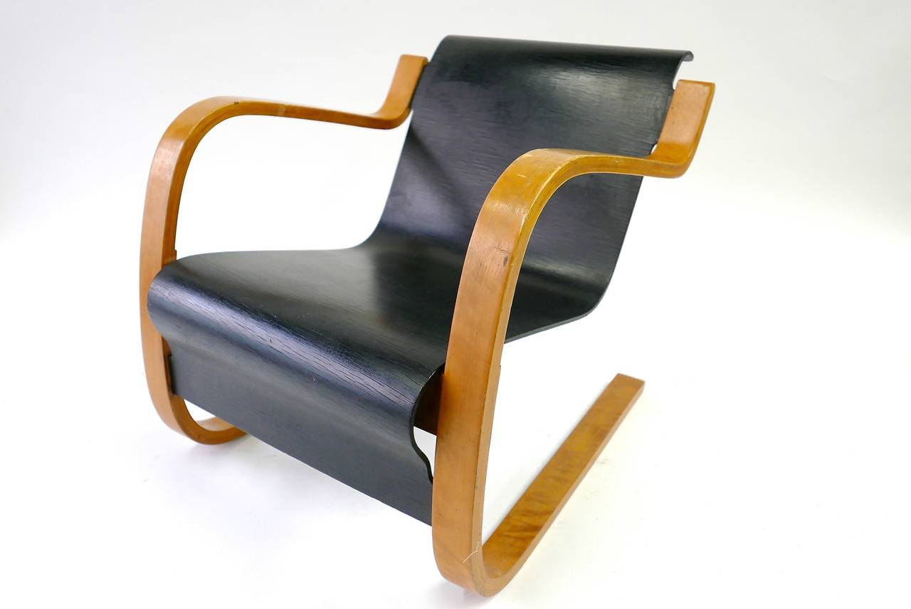Finnish Alvar Aalto Cantilever Lounge Chair, Model 31/42