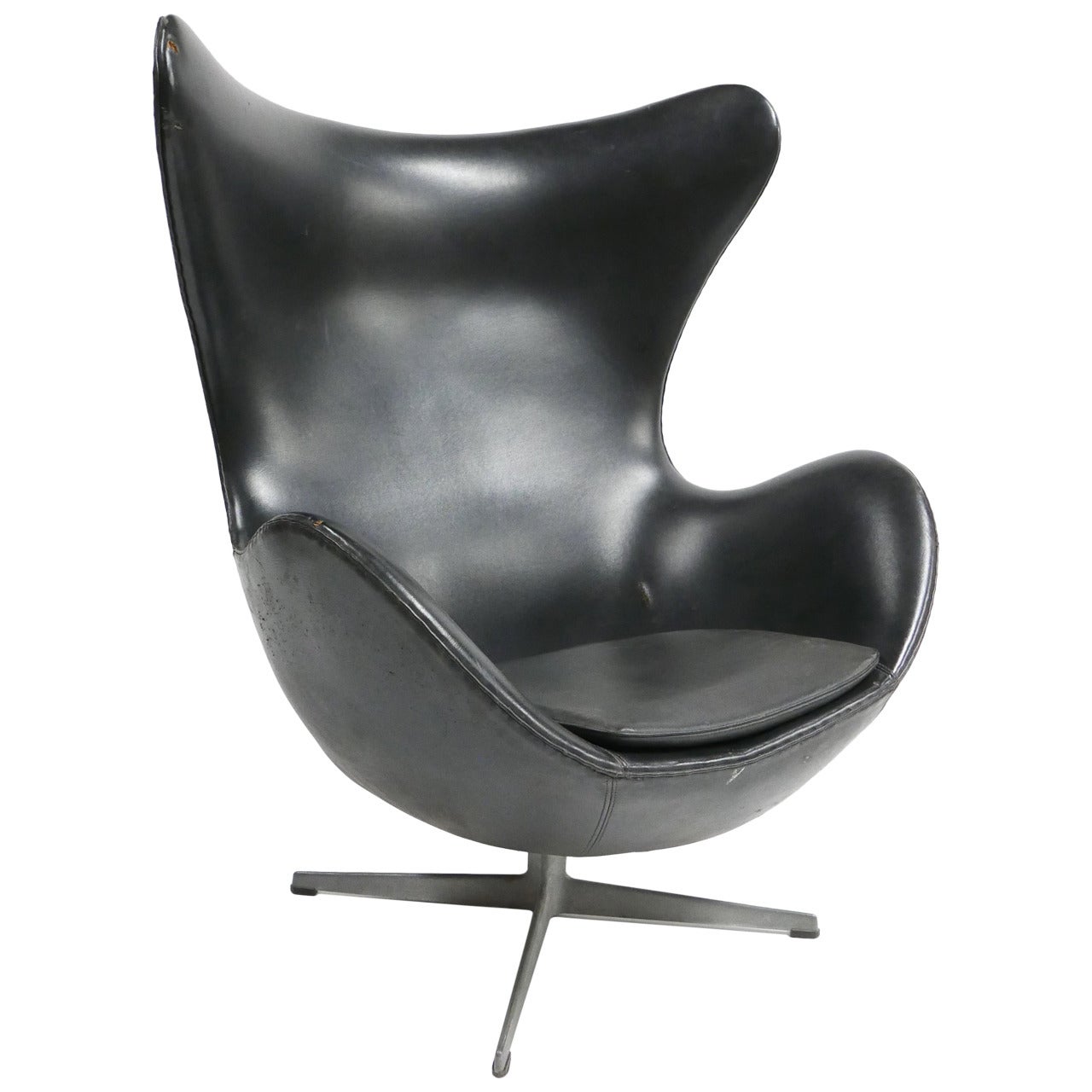 Arne Jacobsen Egg Chair by Fritz Hansen