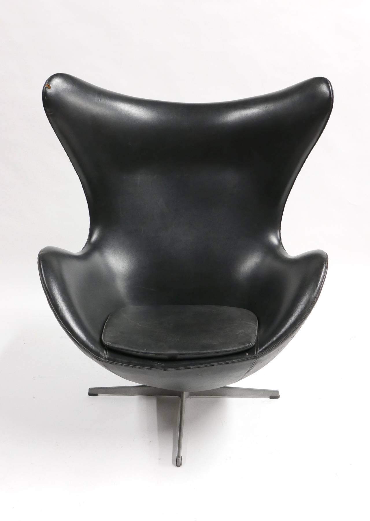 Arne Jacobsen Egg Chair by Fritz Hansen 1