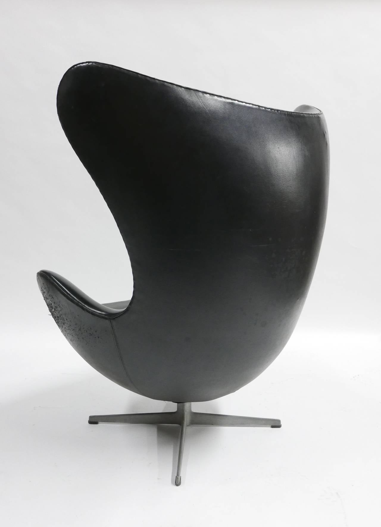 Arne Jacobsen Egg Chair by Fritz Hansen 2
