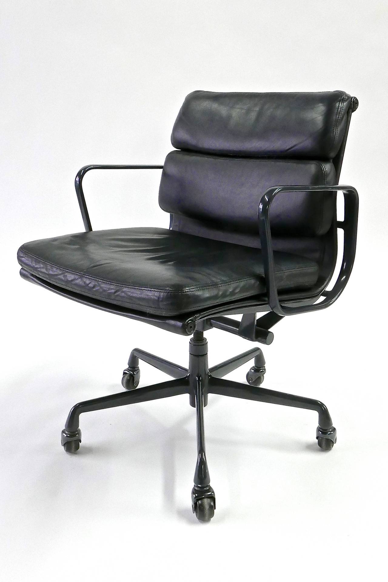 Aluminum Set of Eight Black Leather Eames Soft Pad Chairs by Herman Miller