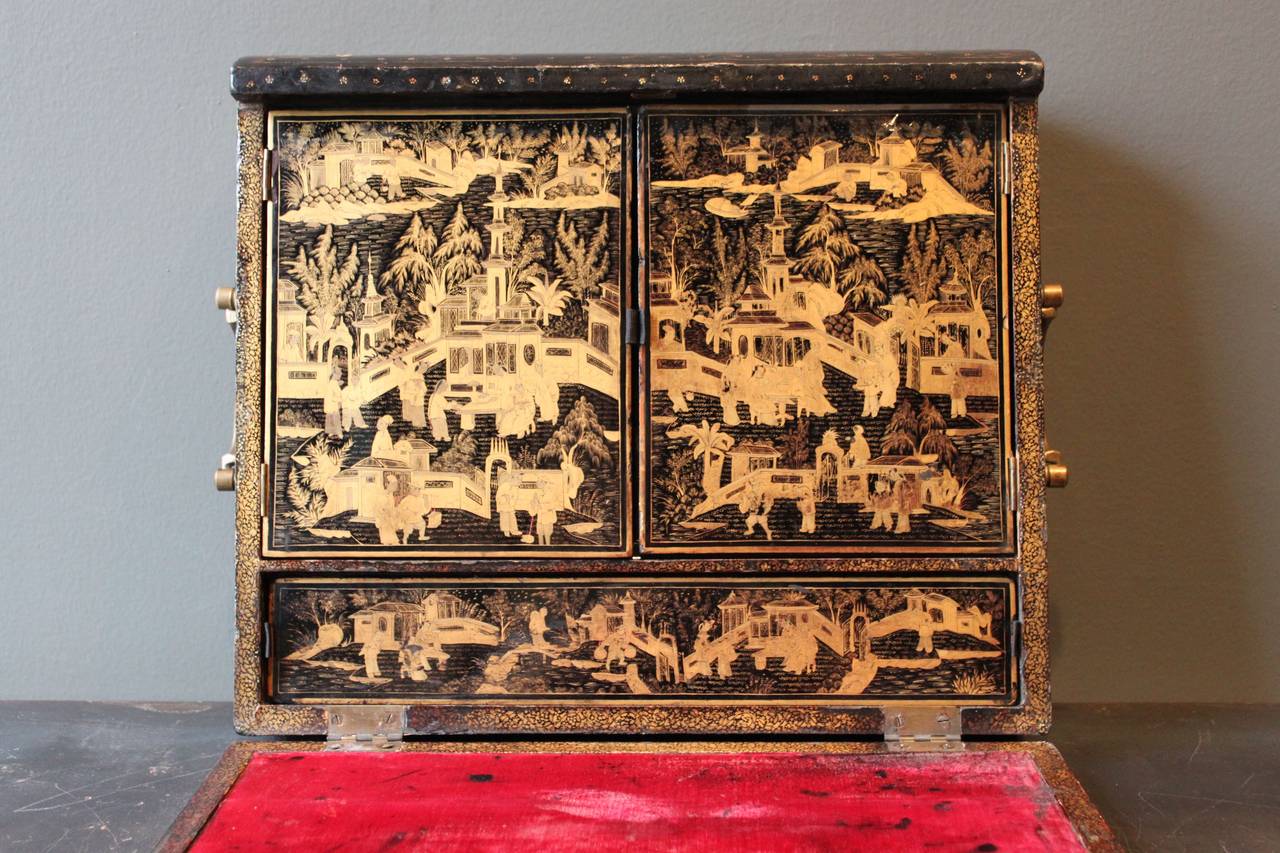 Chinese Export Mid-19th Century Chinese Black and Gold Lacquer Writing Box For Sale