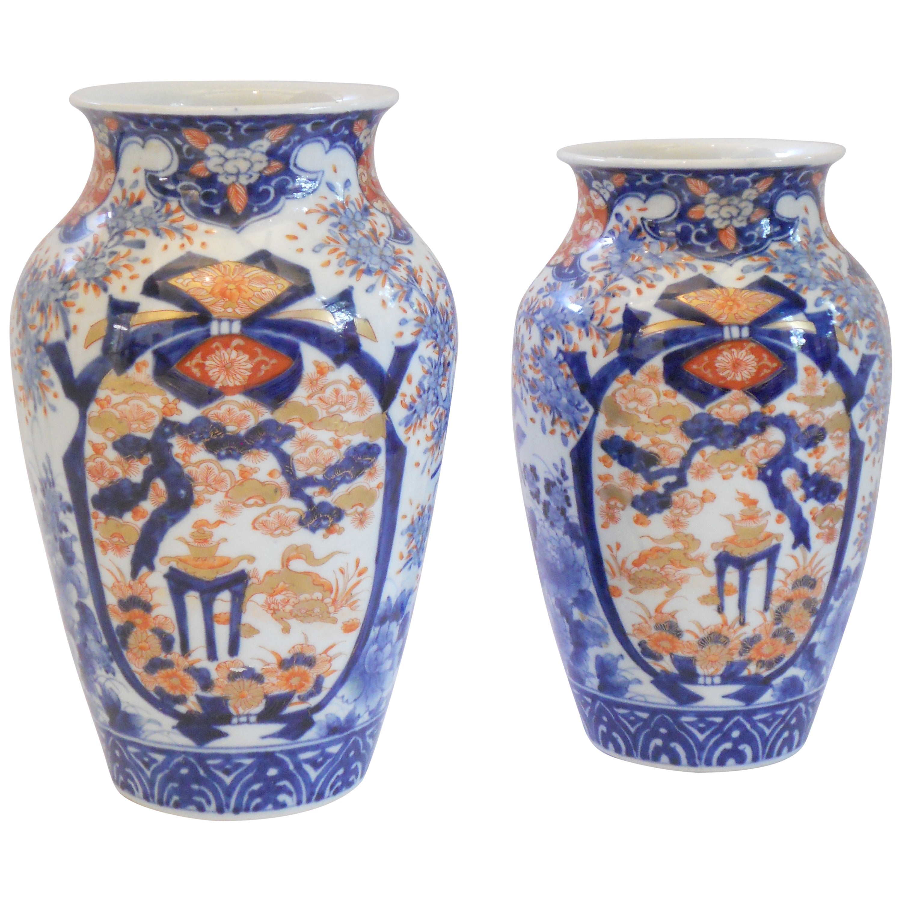 Pair of Signed Imari Vases, 19th Century For Sale