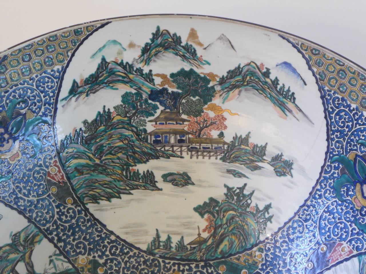 Monumental Chinese Porcelain Punch Bowl with Foo Lion Decoration In Good Condition In San Antonio, TX