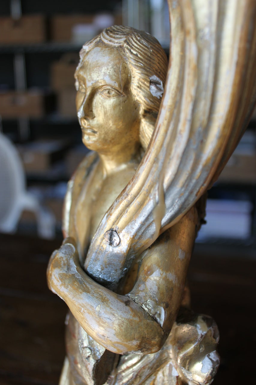 Rococo Gold Gilt Carved Wood Figural Lamp of an Angel, Italy, 18th Century For Sale 1