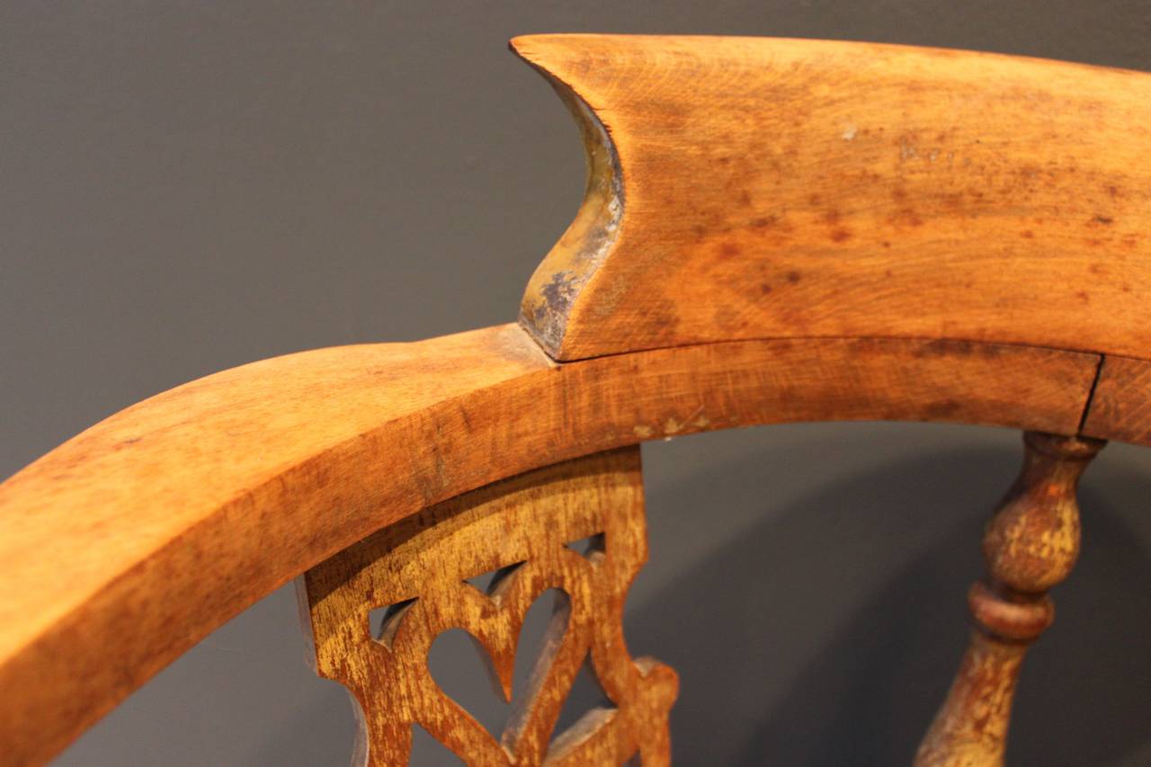 Corner Chair with Pierced Back Splat of Heart and Fortuny Seat, 18th Century In Good Condition In San Antonio, TX