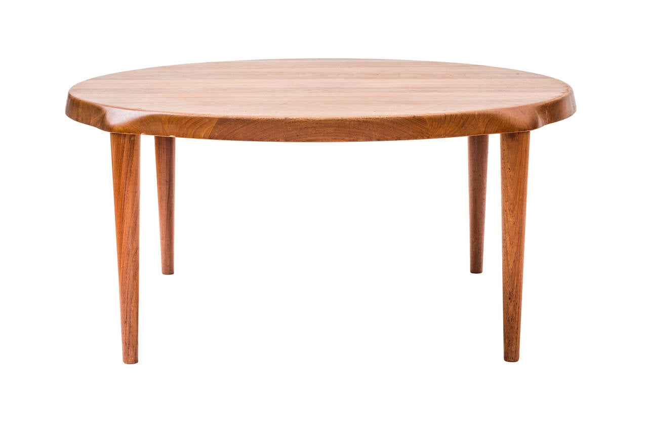 Scandinavian Low Table
Teak
98 X 47
850 euros