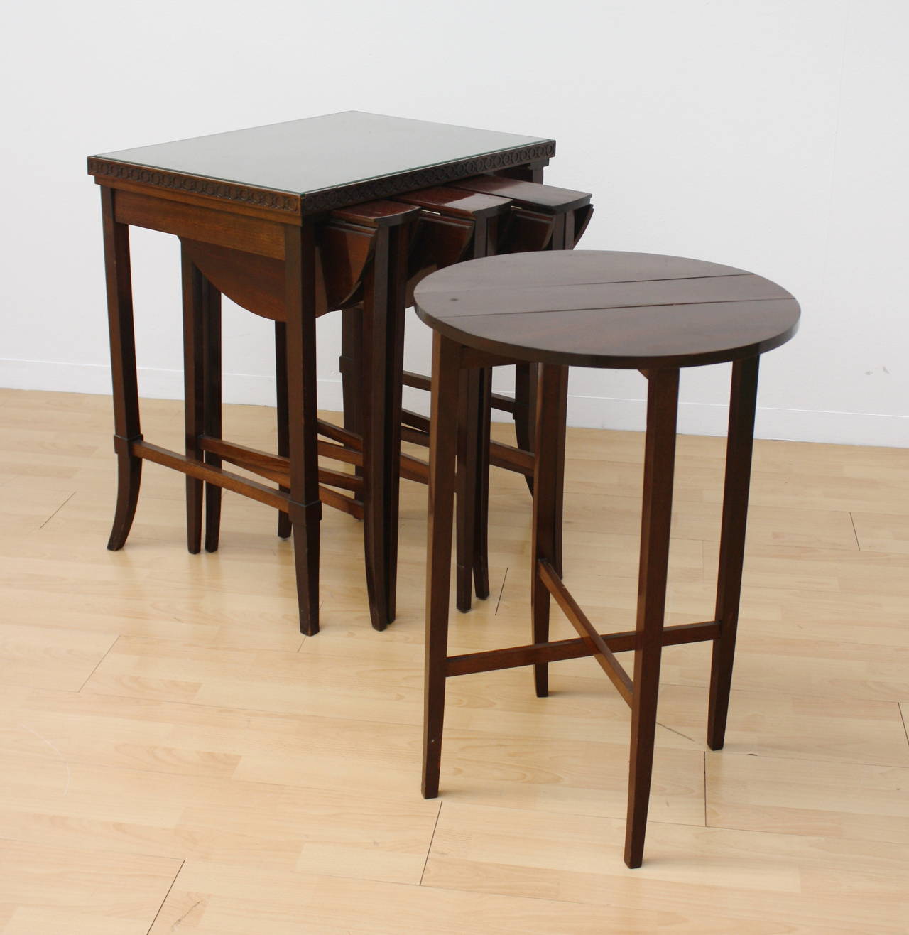 Mahogany Nesting Tables In Good Condition For Sale In Wels, AT